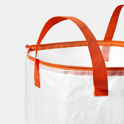 Una bolsa de lavandería transparente, de tejido apretado y brillante. Las asas naranjas y los detalles de cremallera mejoran la durabilidad y el agarre.
