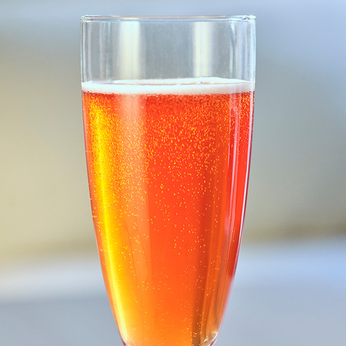 DRYCK BUBBEL ÄPPLE & LINGON, sparkling apple & lingonberry drink. 2 of 4 open dialog