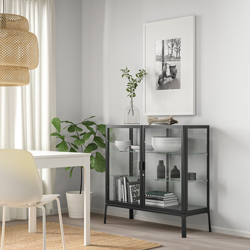 Armario de cristal negro MILSBO: compacto, espacioso, seguro, estantes ajustables, salida de cables.