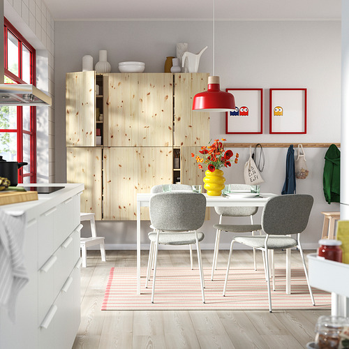 A splash of color in your dining room