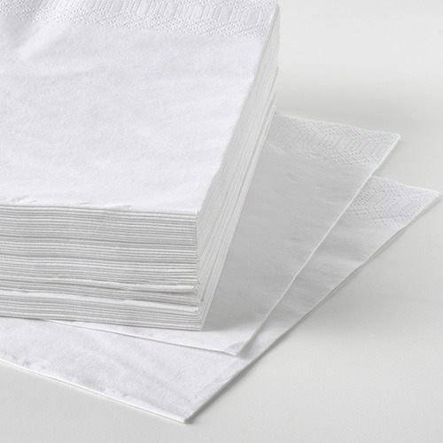Pila de servilletas de papel blanco puro, cuidadosamente dobladas; Textura suave, lista para usar.