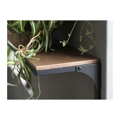 Estantería de pared rústica Fjallbo, metal negro y madera clara, rectangular.