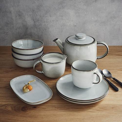 Tetera GLADELIG, gris, gres, forma redonda clásica, esmaltado en arena, combina bien con tazas y platillos.