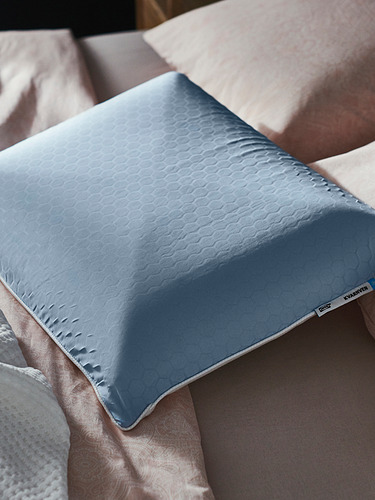 KVARNVEN, ergonomic pillow, side/back sleeper. 3 of 7 open dialog