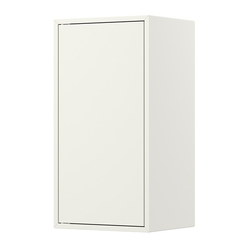 Un armario rectangular EKET blanco de ikea con puerta con espejo.