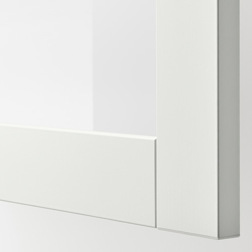 Gabinete blanco limpio y moderno con puerta empotrada, elegante estante de vidrio y acabado perfecto.