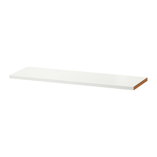 Una estantería blanca de BILLY hecha de tableros de partículas, bordes de plástico y papel de aluminio. Es rectangular y está diseñado para un almacenamiento ajustable.