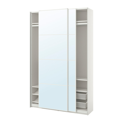Armario PAX blanco con puertas de cristal, estantes metálicos y cesta de malla para almacenaje. Puertas correderas, diseño moderno.