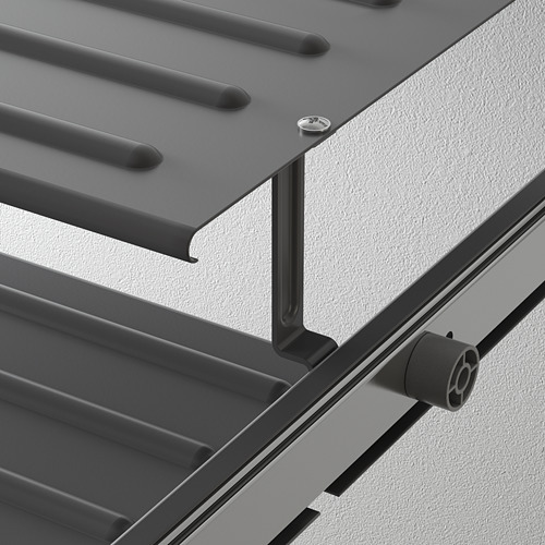 Moderno estante metálico para zapatos con soportes resistentes, diseñado para brindar durabilidad y fácil acceso.