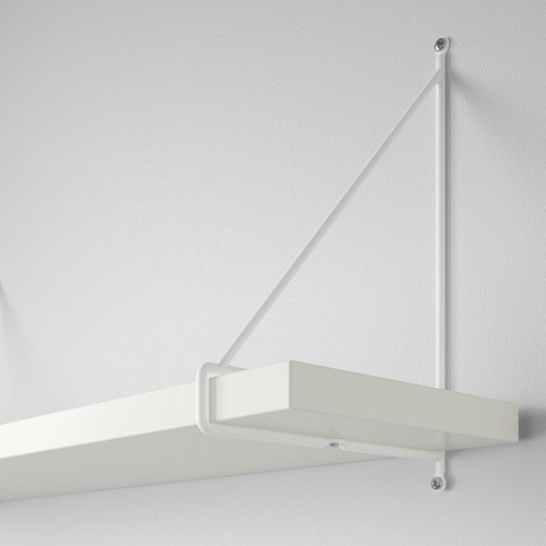 Estantería blanca de pared con diseño minimalista. Dos soportes metálicos sujetan un estante rectangular, fijado a la pared con tornillos. Estética limpia y moderna.