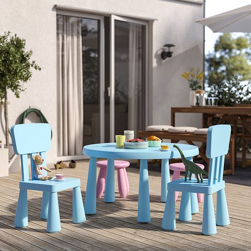 Juego infantil con mesa y sillas azules de MAMMUT. Perfecto para uso en exteriores, ligero, fácil de limpiar. Tamaño pequeño adecuado para niños pequeños.