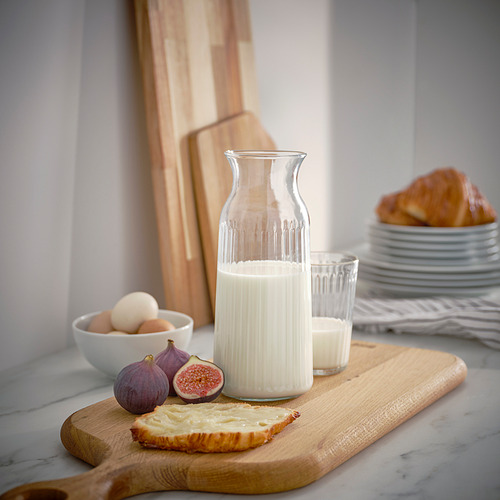 Jarra de vidrio VARDAGEN, transparente, sobre tabla de madera con alimentos, tamaño: mediano