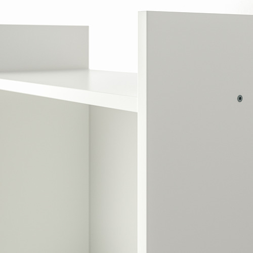 Estante de pared blanco, parte de la serie BAGGEBO, diseño elegante, construcción robusta.