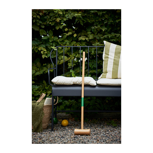 Juego de comedor al aire libre con metal y madera, negro, cojines, mazo de croquet.
