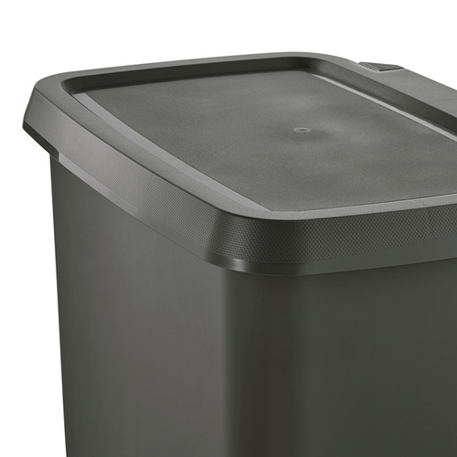 Papelera de plástico reciclable gris oscuro con un diseño elegante y fácil de limpiar y una construcción duradera.