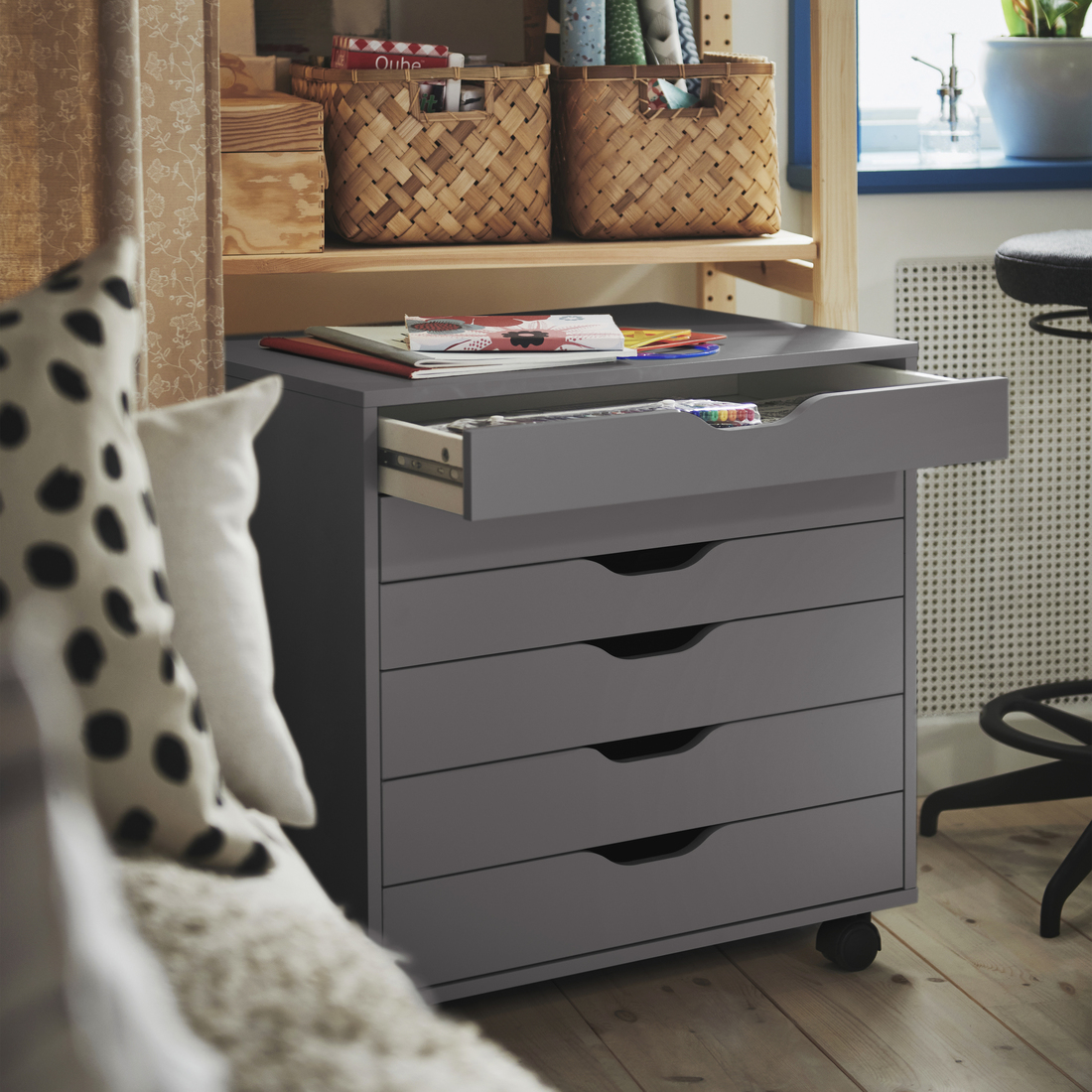 ALEX, 6-drawer filing cabinet with wheels. 2 of 9 open dialog