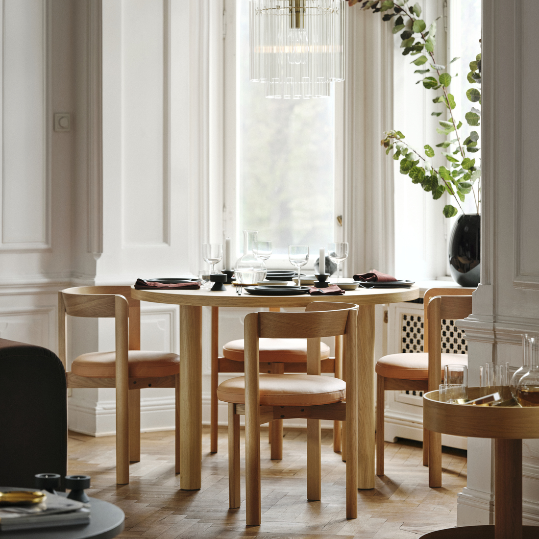 STOCKHOLM 2025, round dining table. 2 of 6 open dialog