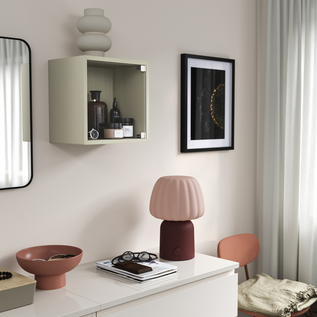 EKET, mueble de almacenaje con puerta de vidrio. 2 de 4 abrir diálogo
