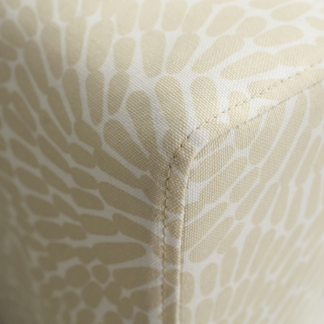 Variación actual: Vittangi beige claro/blanco