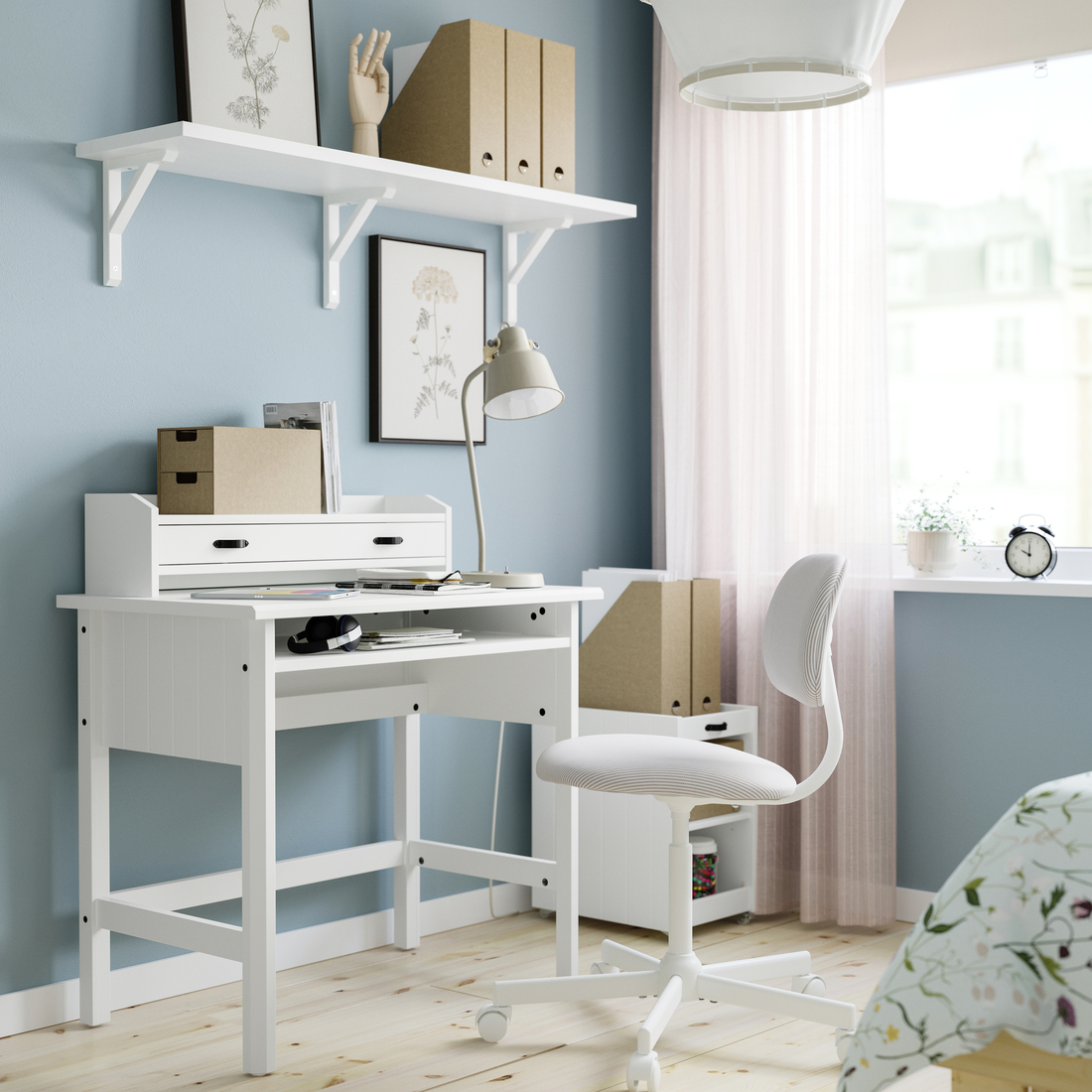BRYTNING / BLECKBERGET, escritorio+silla. 2 de 5 abrir diálogo