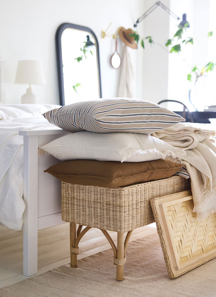 TOLKNING Bench with storage