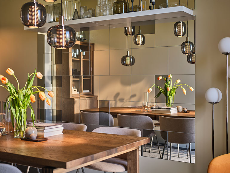 An elegant dining room that shines in a narrow space