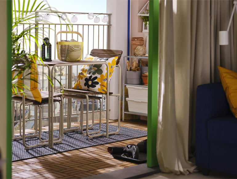 A small urban balcony turns into a modern sanctuary