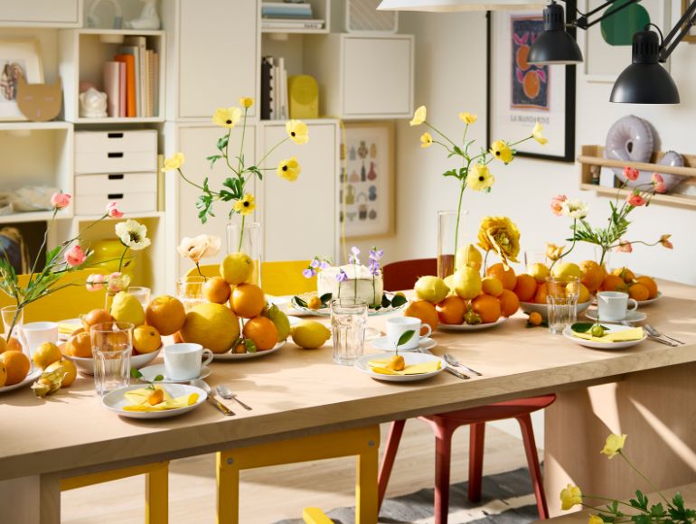 How to create a festive table setting